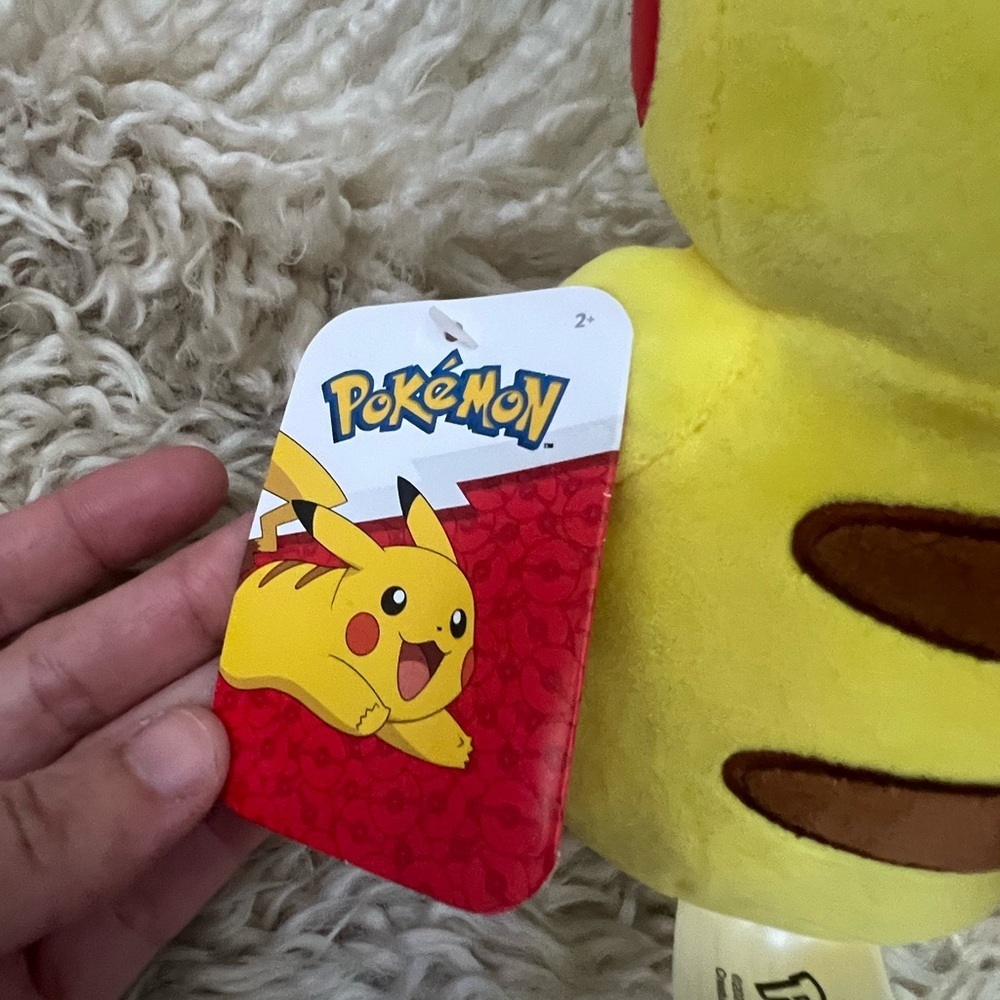 Pokemon Pikachu Plush - Picture 5 of 8